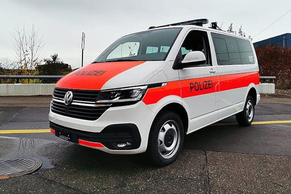 Polizei mit neuer Autofolierung Polizei mit neuer Autofolierung
