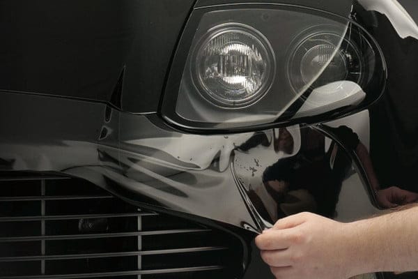 lackschutz-folie-atelier-sg Lackschutzfolie auf exponierten Stellen des Fahrzeugs