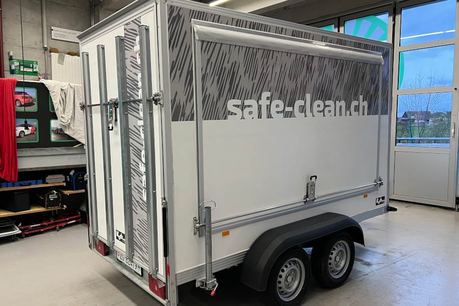 Anhängerbeschriftung Safe-Clean