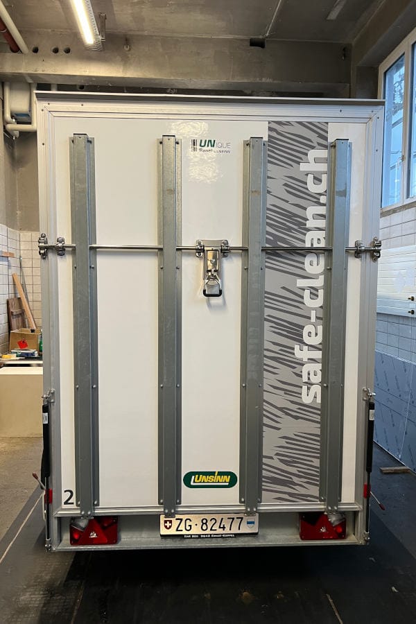 Anhängerbeschriftung Safe-Clean