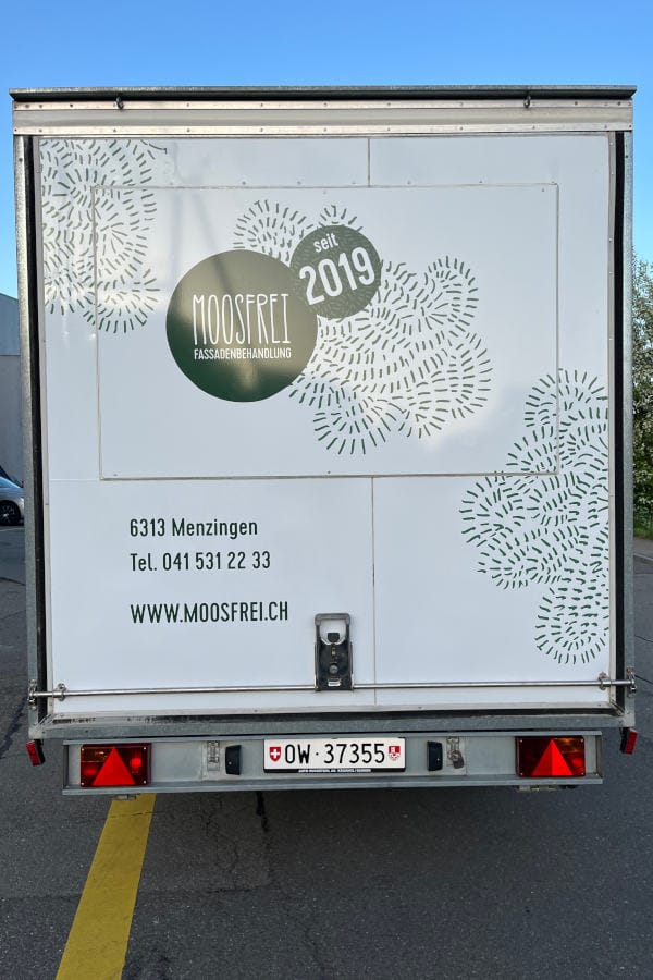 Anhängerbeschriftung Moosfrei